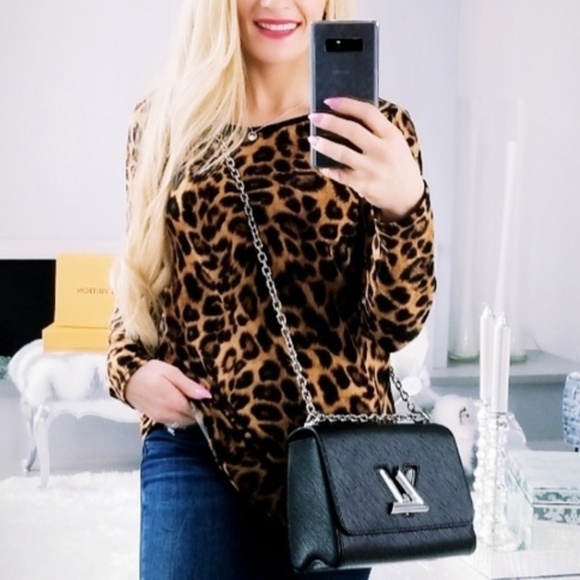 MODA ME COUTURE Tops - TOP Animal Print Top  so soft